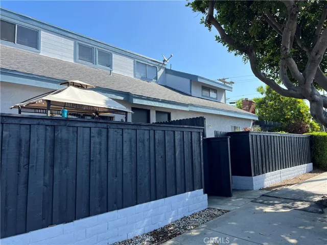 2501 Florida Street, Huntington Beach, California 92648