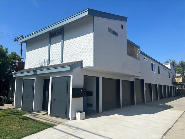 2501 Florida Street, Huntington Beach, California 92648