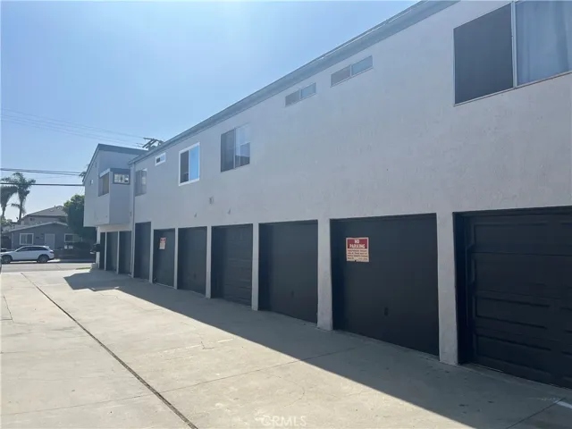 2501 Florida Street, Huntington Beach, California 92648