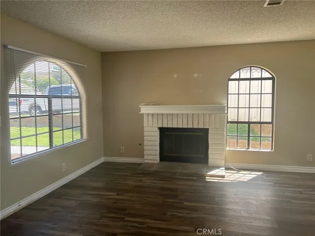 869 Devon Court, Simi Valley, California 93065