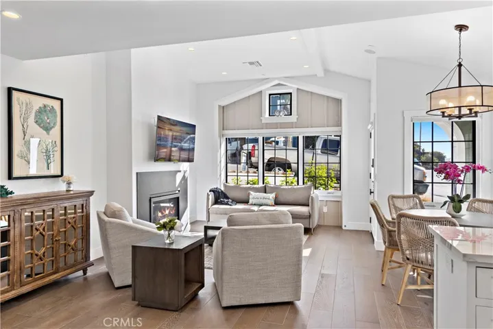 156 Pearl Street, Laguna Beach, California 92651