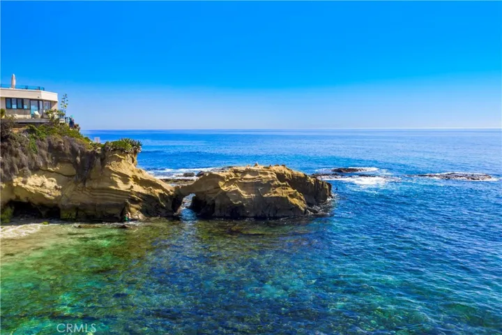 156 Pearl Street, Laguna Beach, California 92651