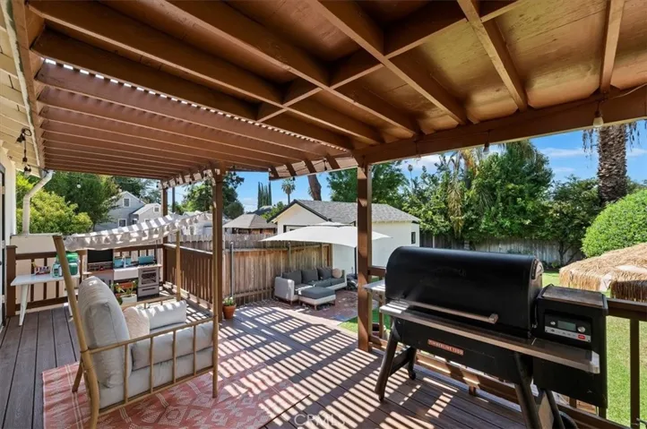 618 North Place, Redlands, California 92373