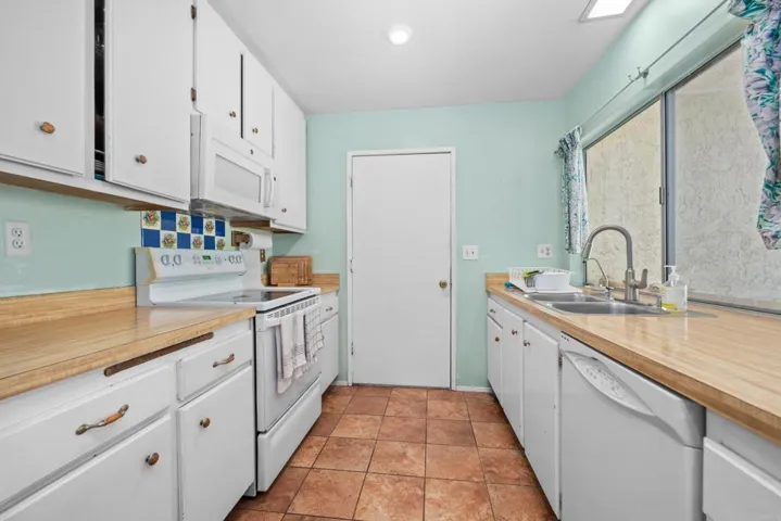 273 Countryhaven Road, Encinitas, California 92024