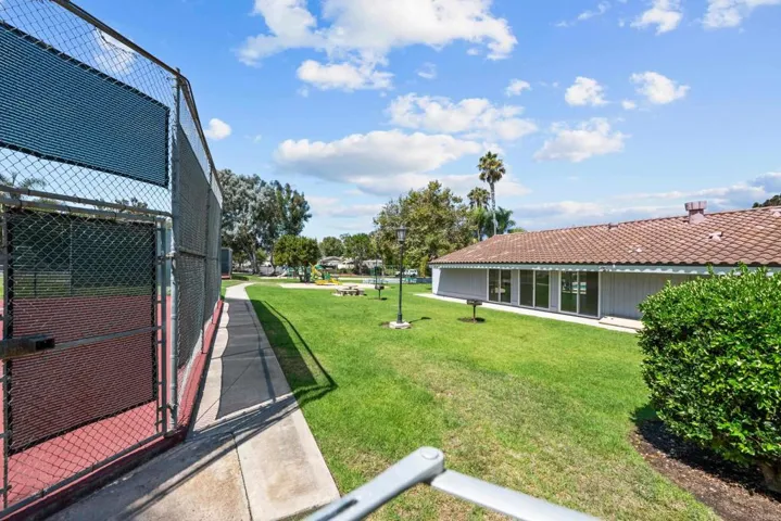 273 Countryhaven Road, Encinitas, California 92024