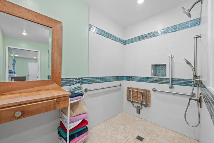 273 Countryhaven Road, Encinitas, California 92024