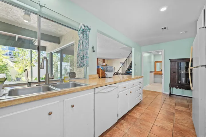 273 Countryhaven Road, Encinitas, California 92024