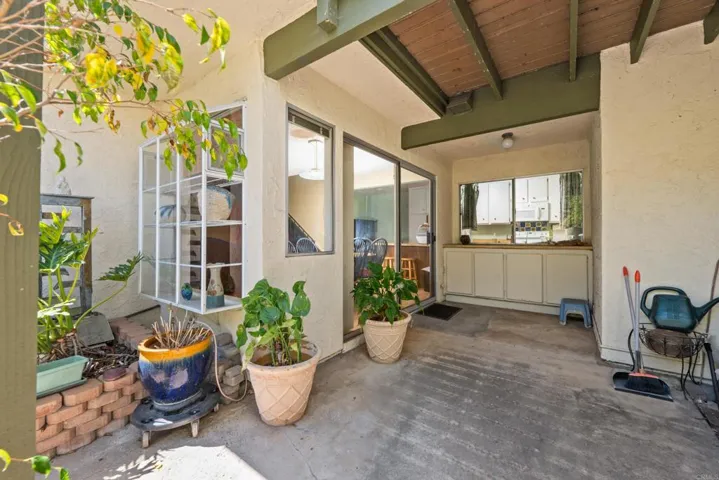 273 Countryhaven Road, Encinitas, California 92024