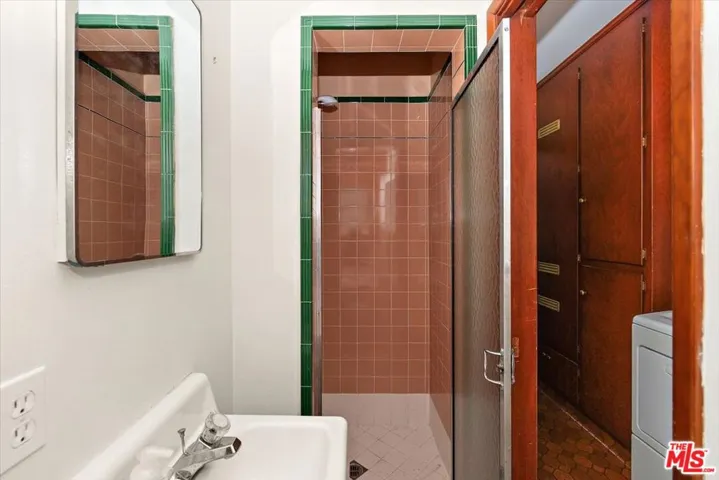 4270 Madison Avenue, Culver City, California 90232