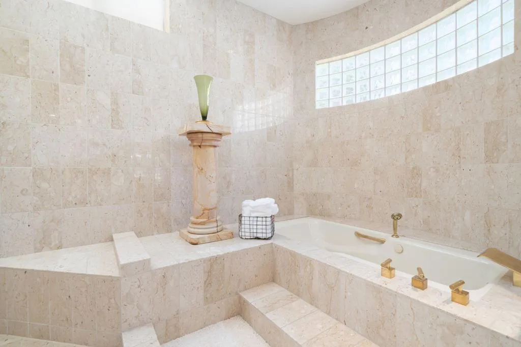 46-web-or-mls-JKSpyglass-10-2023-46 46-web-or-mls-JKSpyglass-10-2023-46