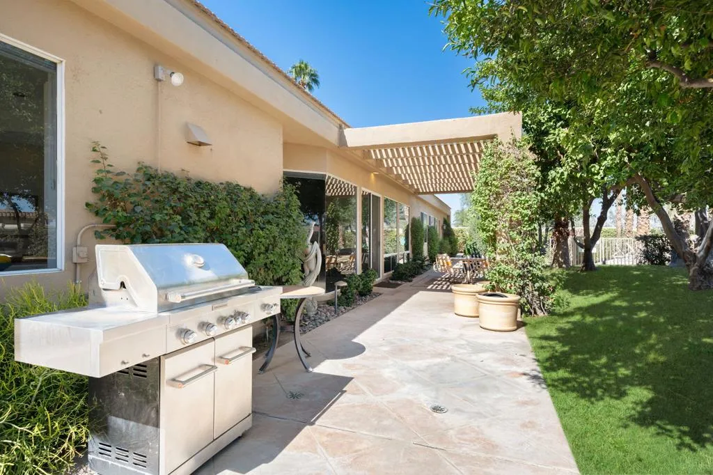 40-web-or-mls-JKSpyglass-10-2023-40 40-web-or-mls-JKSpyglass-10-2023-40