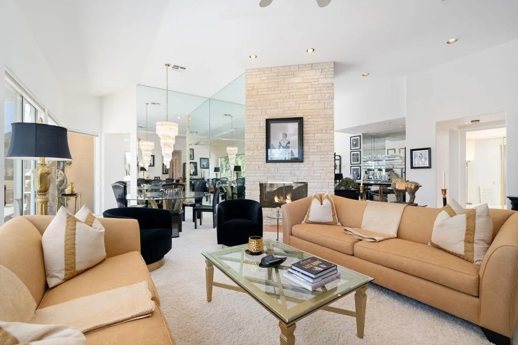 22-web-or-mls-JKSpyglass-10-2023-22 22-web-or-mls-JKSpyglass-10-2023-22