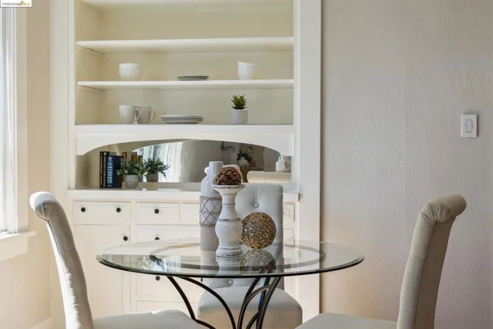 300 Harlan St, San Leandro, California 94577-5874