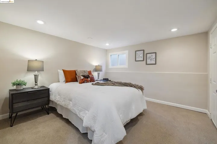 300 Harlan St, San Leandro, California 94577-5874