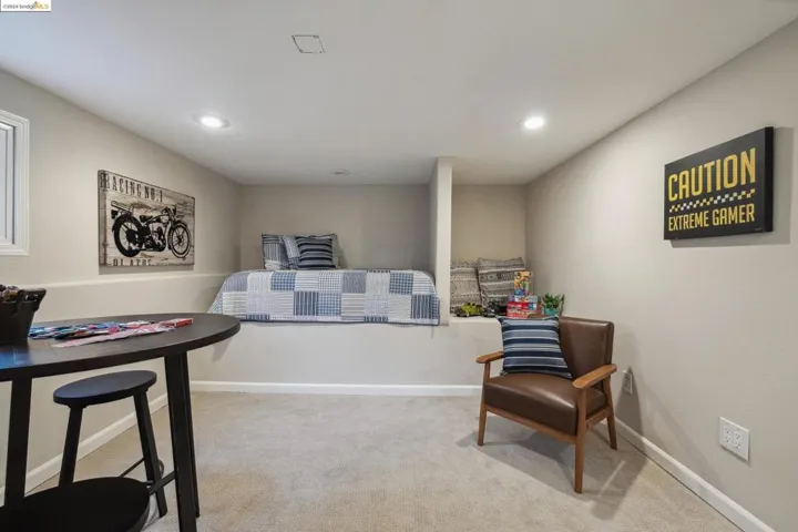 300 Harlan St, San Leandro, California 94577-5874