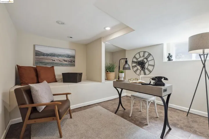 300 Harlan St, San Leandro, California 94577-5874