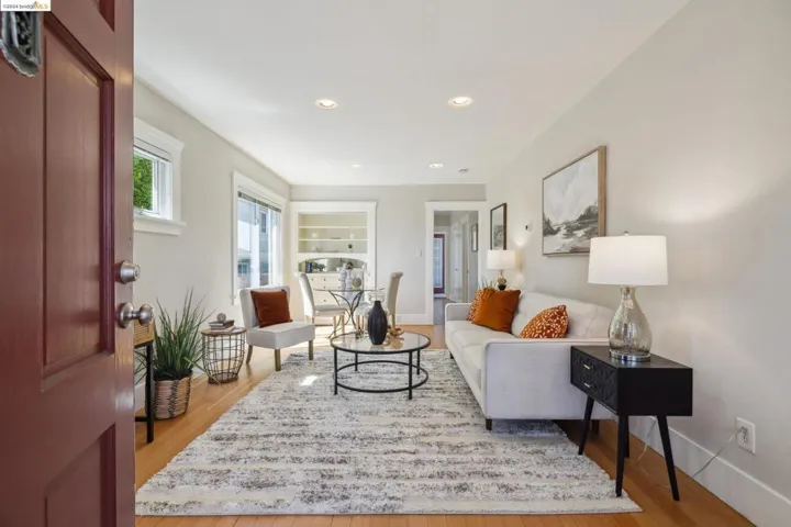 300 Harlan St, San Leandro, California 94577-5874