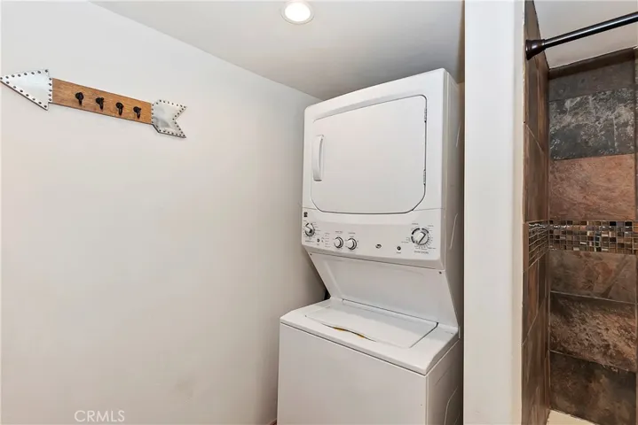 27488 Cedarwood Court, Lake Arrowhead, California 92352