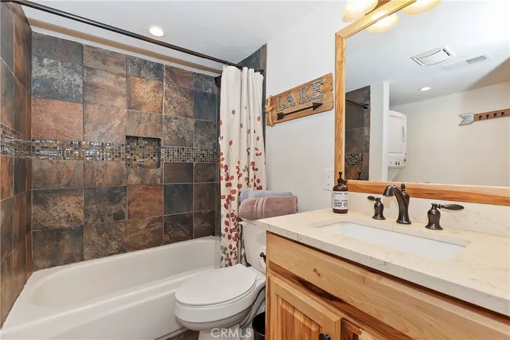 27488 Cedarwood Court, Lake Arrowhead, California 92352