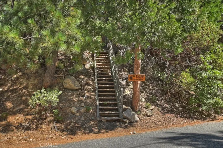27488 Cedarwood Court, Lake Arrowhead, California 92352