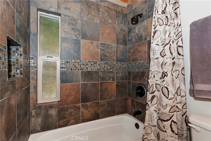27488 Cedarwood Court, Lake Arrowhead, California 92352