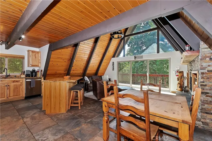 27488 Cedarwood Court, Lake Arrowhead, California 92352