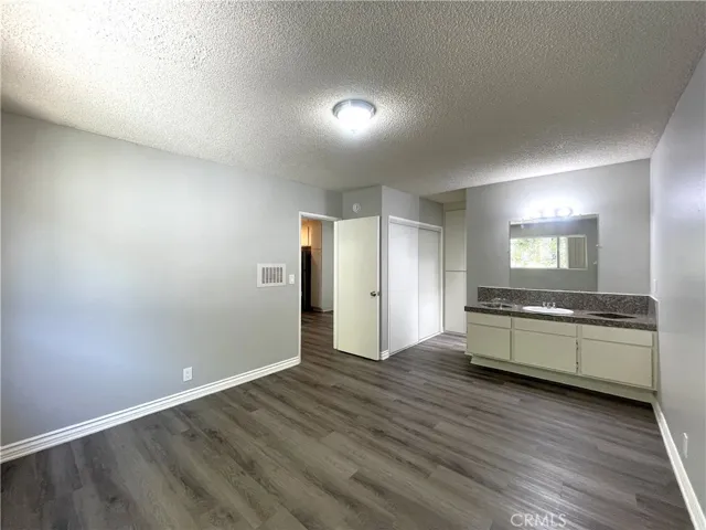 13717 Chadron Avenue 25, Hawthorne, California 90250