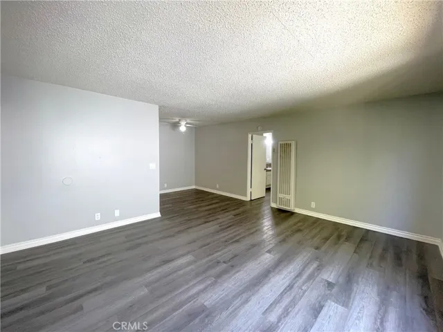 13717 Chadron Avenue 25, Hawthorne, California 90250