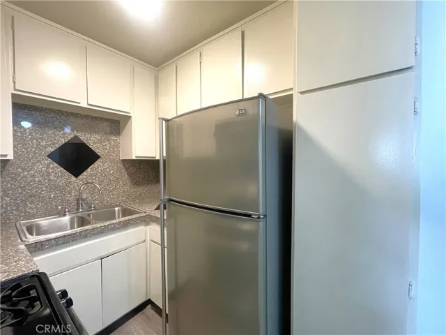 13717 Chadron Avenue 25, Hawthorne, California 90250