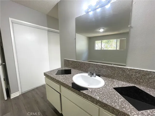 13717 Chadron Avenue 25, Hawthorne, California 90250