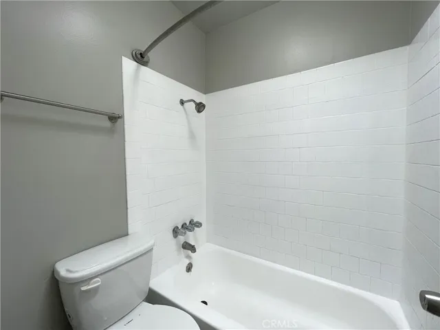13717 Chadron Avenue 25, Hawthorne, California 90250