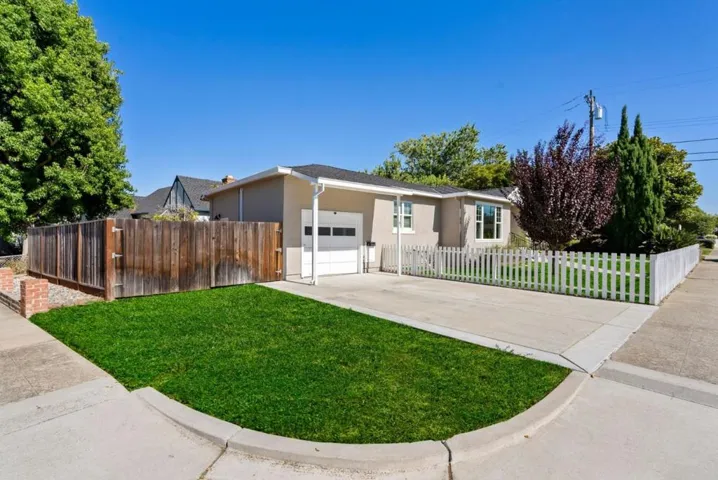3521 Orinda Drive, San Mateo, California 94403