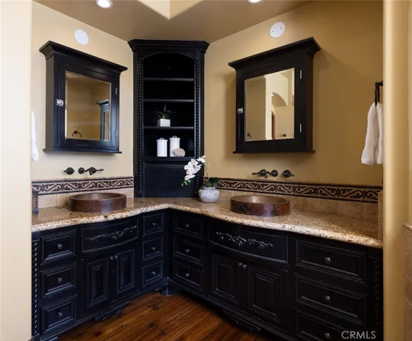 Primary bath