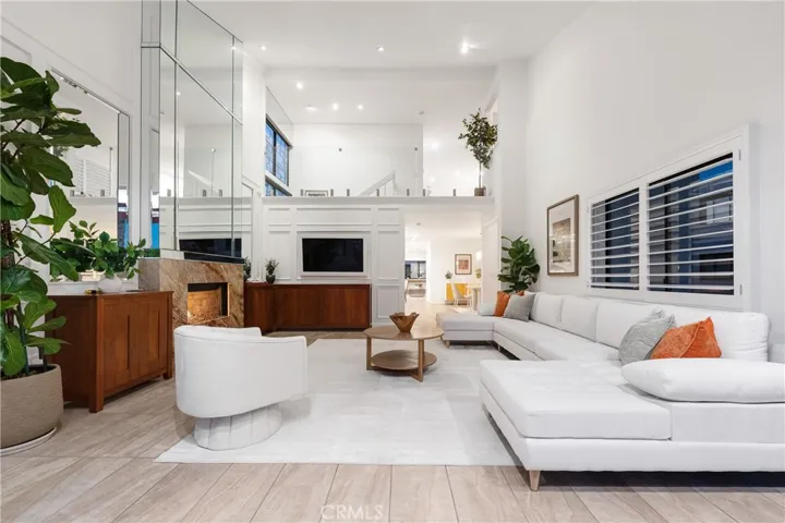 212 Rivo Alto Canal, Long Beach, California 90803
