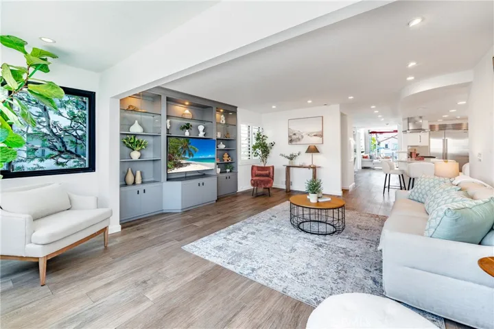 212 Rivo Alto Canal, Long Beach, California 90803