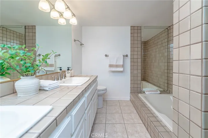 212 Rivo Alto Canal, Long Beach, California 90803