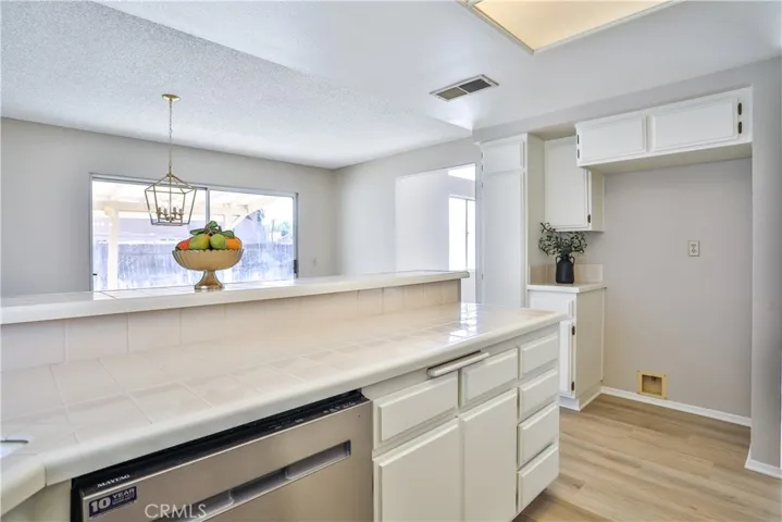 539 Nina Circle, Perris, California 92571