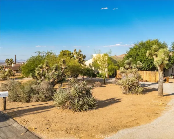 8977 Del Monte Avenue, Yucca Valley, California 92284