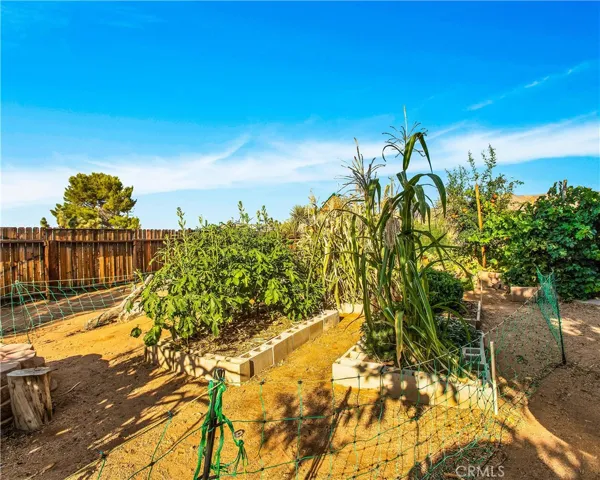 8977 Del Monte Avenue, Yucca Valley, California 92284