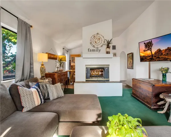 8977 Del Monte Avenue, Yucca Valley, California 92284