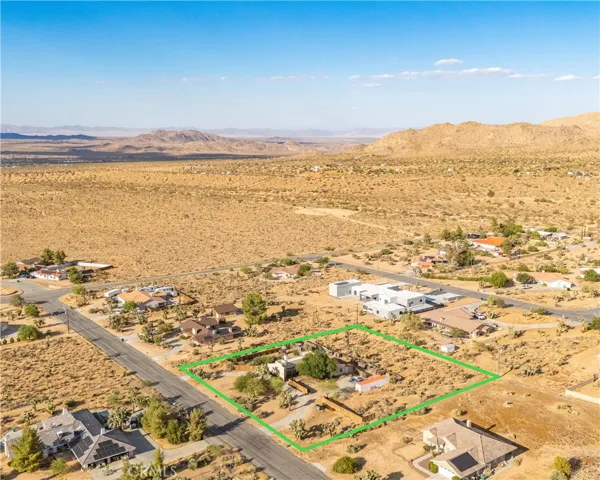 8977 Del Monte Avenue, Yucca Valley, California 92284