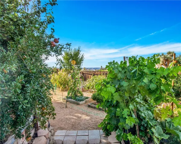 8977 Del Monte Avenue, Yucca Valley, California 92284