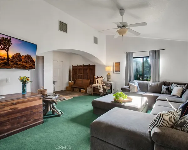 8977 Del Monte Avenue, Yucca Valley, California 92284