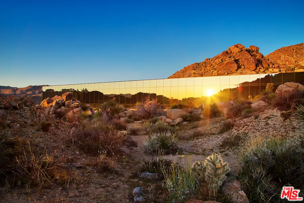 8198 Uphill Road, Joshua Tree, California 92252 home-pic-6
