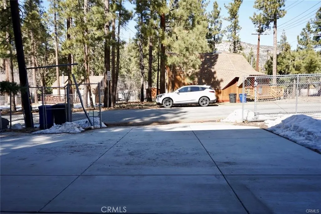 340 E Mojave Boulevard, Big Bear City, California 92314 home-pic-34