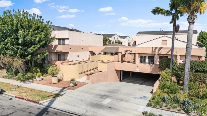 16700 Yukon Avenue 104, Torrance, California 90504