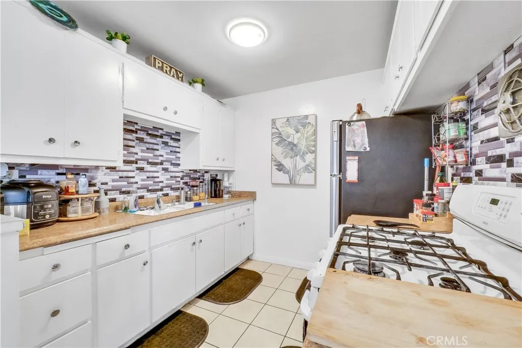 1396 Randy Street, Upland, California 91786 home-pic-21