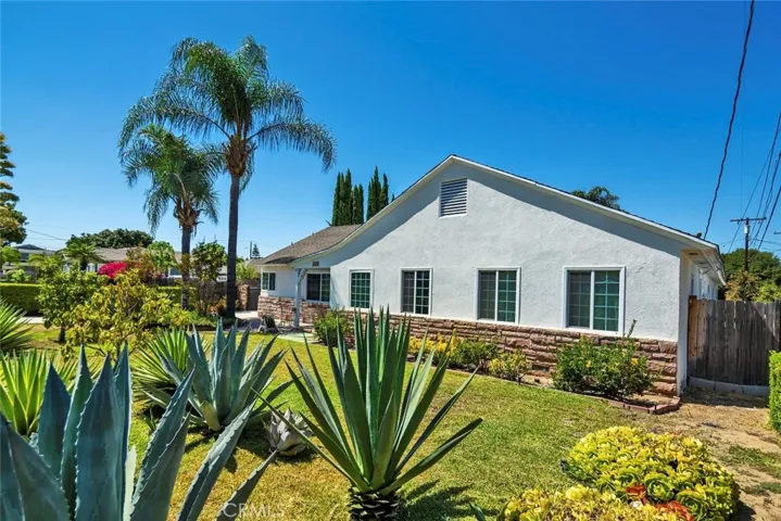 Front yard - view 1