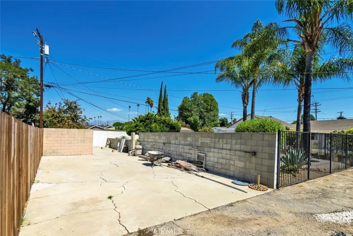 A part of back yard - view 2