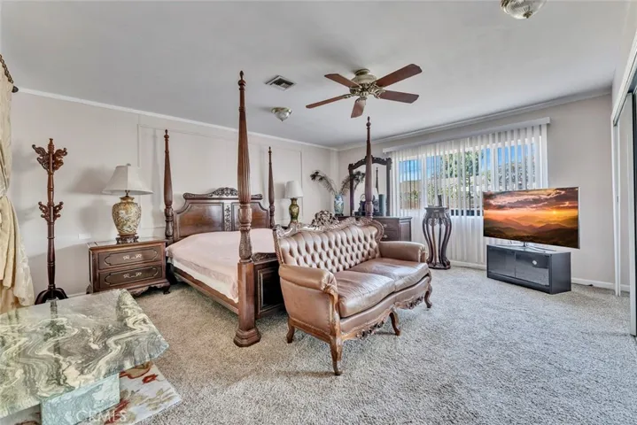 1st Bedroom - view 1